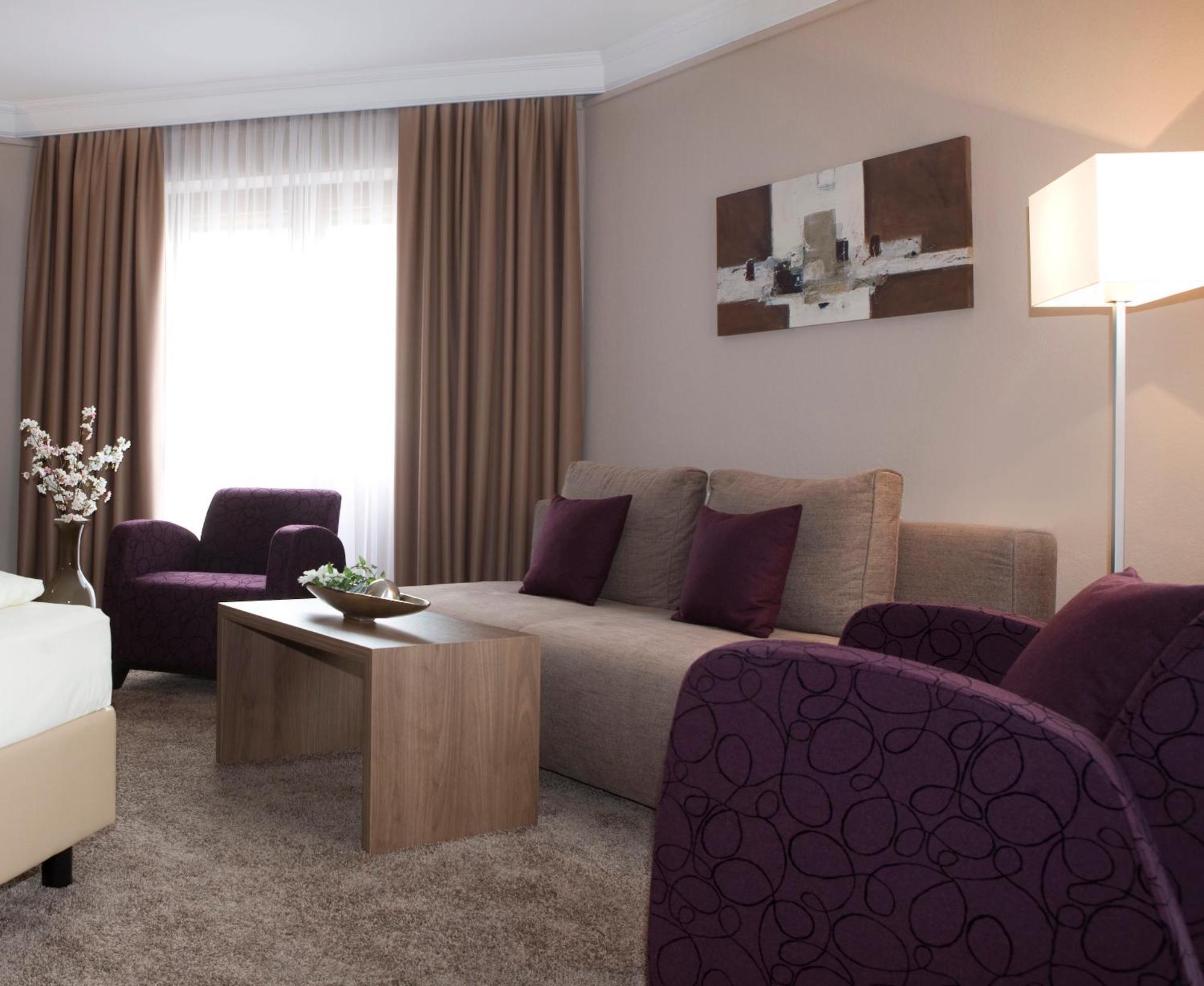 Ringhotel Nassau-Oranien Hadamar Buitenkant foto