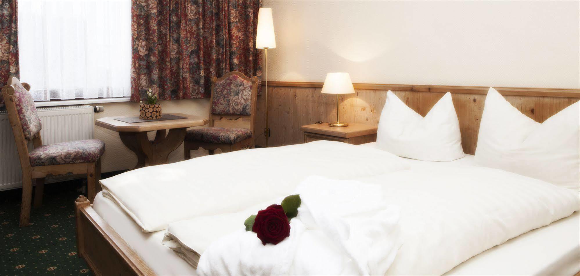 Ringhotel Nassau-Oranien Hadamar Buitenkant foto
