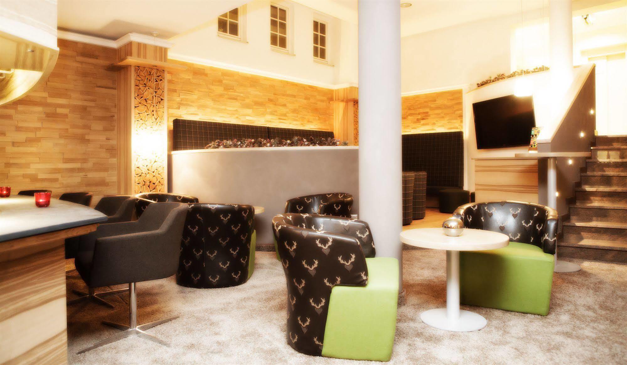 Ringhotel Nassau-Oranien Hadamar Buitenkant foto