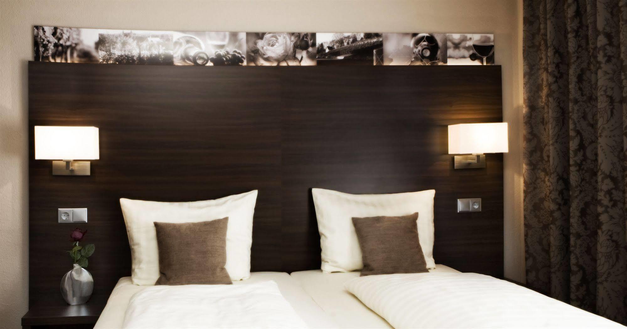Ringhotel Nassau-Oranien Hadamar Buitenkant foto